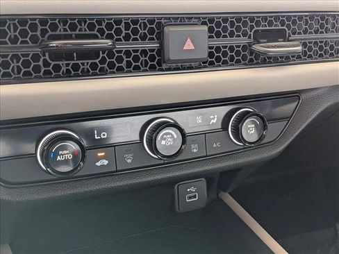 Certified 2025 Honda HR-V LX image 14
