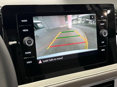 New 2025 Volkswagen Taos SE image 28