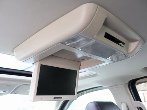 Used 2012 Chevrolet Avalanche LTZ image 28