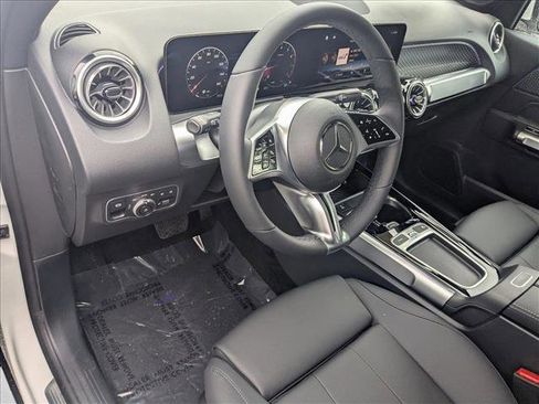 New 2026 Mercedes-Benz GLB 250 image 3