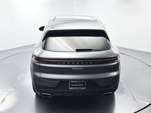 Certified 2024 Porsche Cayenne AWD/4WD image 37