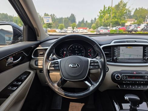 Used 2019 Kia Sorento EX w/ EX Touring Package AWD/4WD image 11