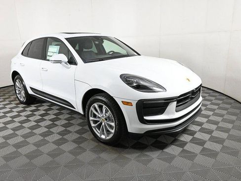 Certified 2026 Porsche Macan AWD/4WD image 27