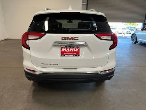 Used 2024 GMC Terrain SLT FWD image 4