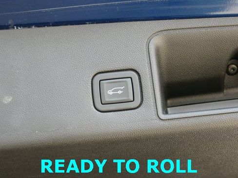 Used 2023 GMC Terrain SLT image 27