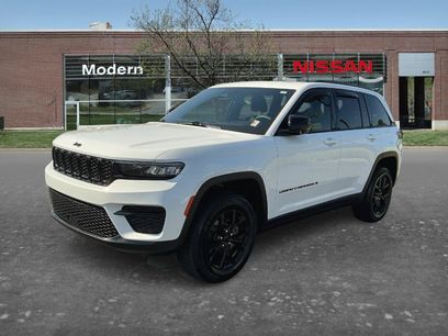 Used 2025 Jeep Grand Cherokee Altitude