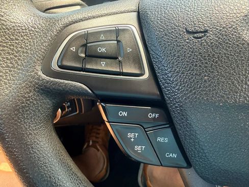 Used 2017 Ford Focus SE FWD image 8