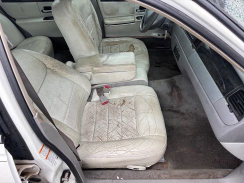 Used 2000 Lincoln Town Car Signature image 14