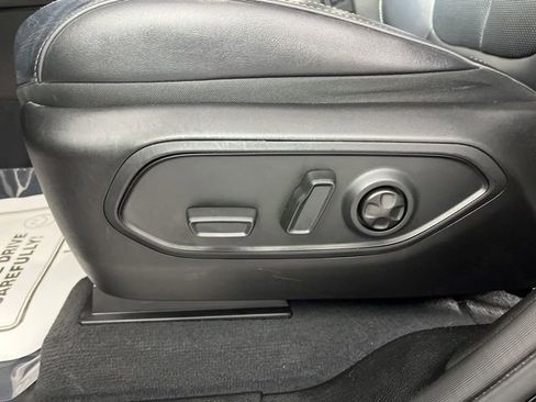 Used 2023 Jeep Grand Cherokee Overland image 37