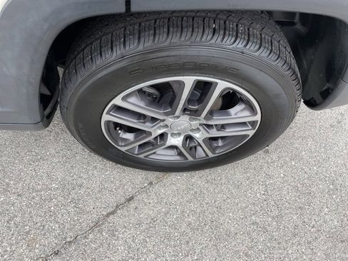 Used 2018 Jeep Compass Latitude w/ Popular Equipment Group image 15