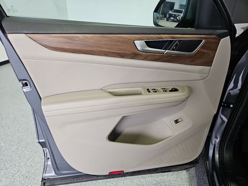 Certified 2024 Volkswagen Atlas SE w/ Panoramic Sunroof Package FWD image 15