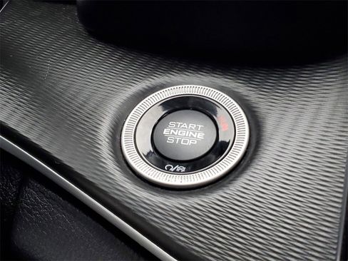 Used 2023 Jeep Grand Cherokee L Laredo image 18