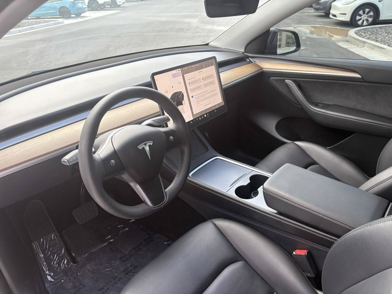 Used 2024 Tesla Model Y Long Range AWD/4WD image 13
