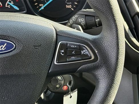 Used 2017 Ford Escape SE image 15