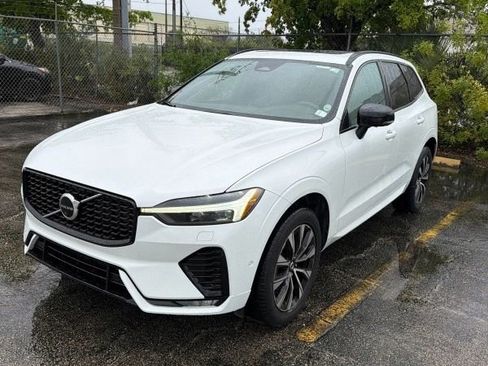 Used 2023 Volvo XC60 B5 Plus w/ Climate Package FWD image 1