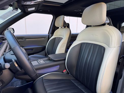 Used 2024 Kia EV9 GT-Line image 42