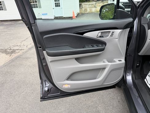 Used 2021 Honda Pilot Touring image 15