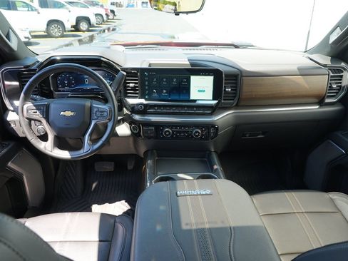 Used 2024 Chevrolet Silverado 3500 High Country w/ High Country Premium Package AWD/4WD image 27