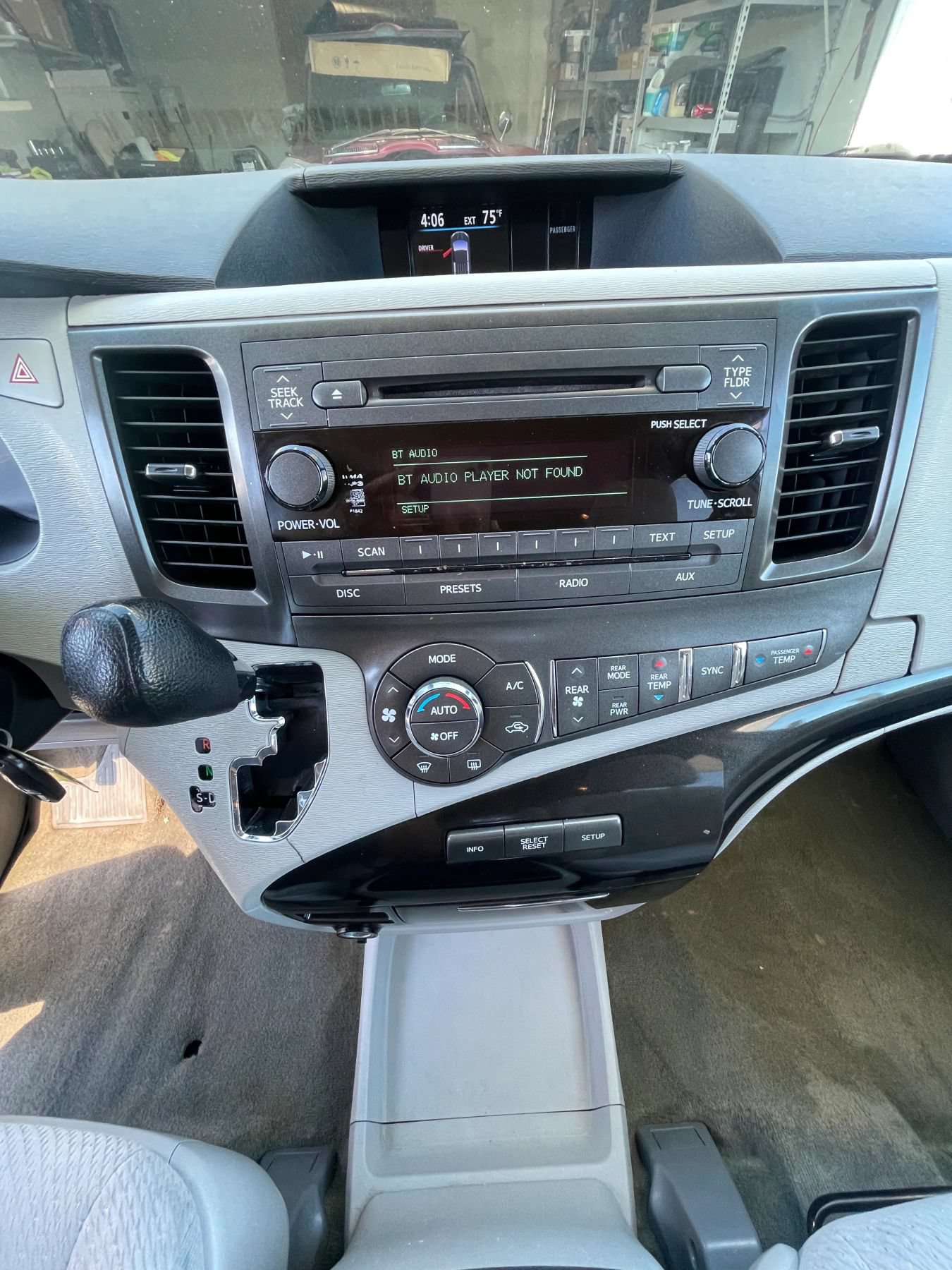 Used 2013 Toyota Sienna LE FWD image 18