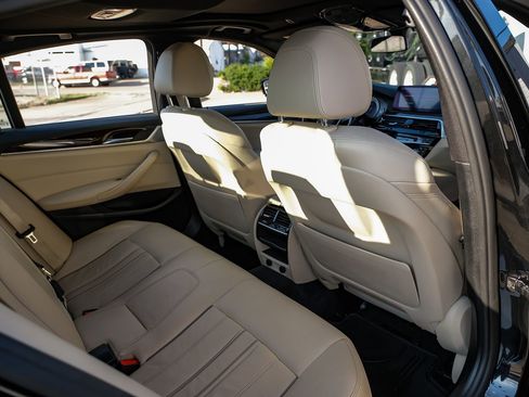 Used 2019 BMW 530e w/ Convenience Package image 36