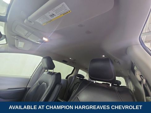 Used 2023 Chrysler Pacifica Touring-L FWD image 25