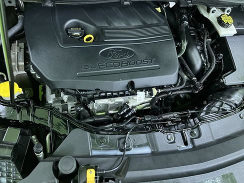 Used 2018 Ford Escape SE w/ Ford Safe & Smart Package FWD image 29