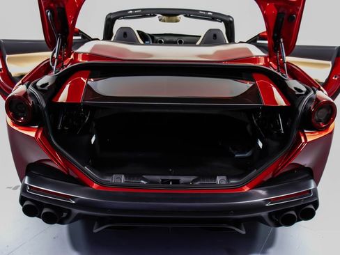 Certified 2019 Ferrari Portofino image 24
