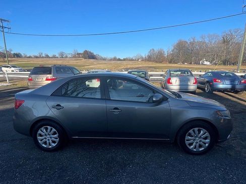 Used 2010 Kia Forte EX image 4