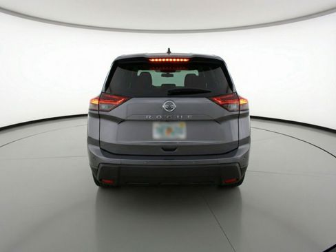 Used 2025 Nissan Rogue SV image 7
