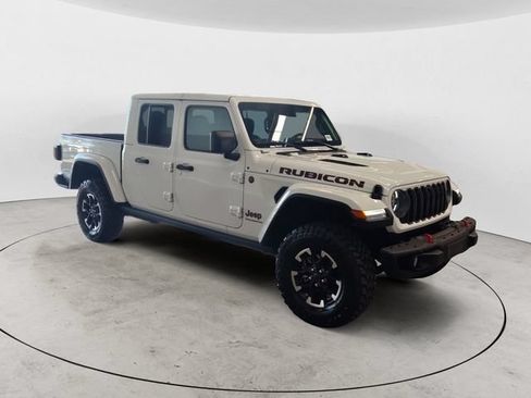 Used 2025 Jeep Gladiator Rubicon AWD/4WD image 3