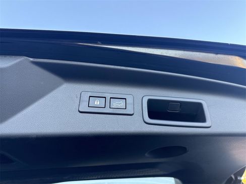 Used 2025 Subaru Forester Touring w/ Popular Package - Touring image 46