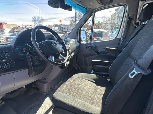 Used 2014 Mercedes-Benz Sprinter 2500 image 10