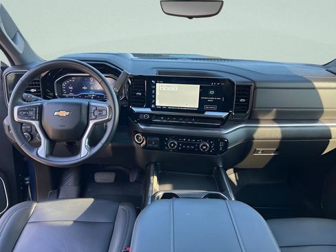 Used 2024 Chevrolet Silverado 2500 LTZ w/ LTZ Premium Package AWD/4WD image 7