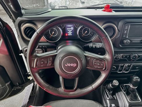 Used 2018 Jeep Wrangler Unlimited Sport S AWD/4WD image 13