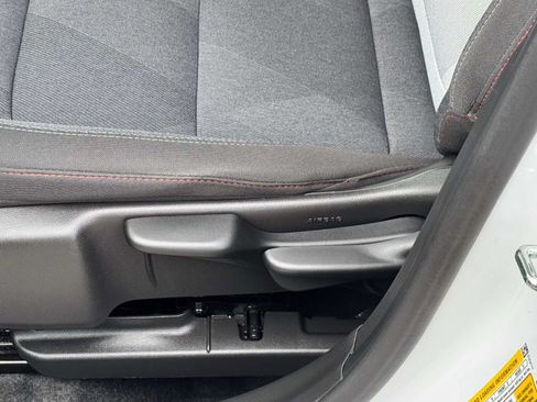 Used 2025 Chevrolet Trax RS w/ Driver Confidence Package FWD image 10