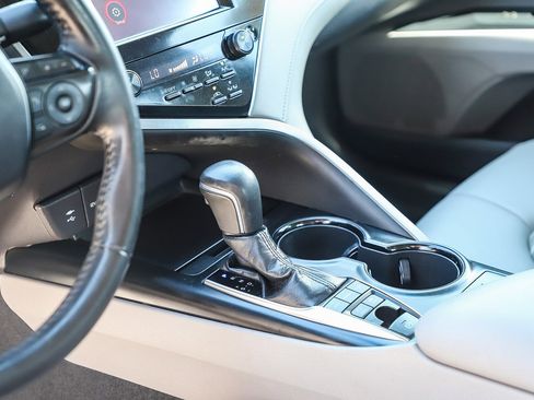 Used 2018 Toyota Camry SE image 20