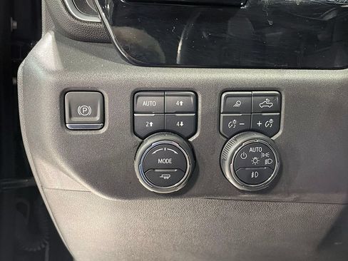 Used 2024 Chevrolet Silverado 1500 LT Trail Boss w/ LT Trail Boss Premium Package AWD/4WD image 24