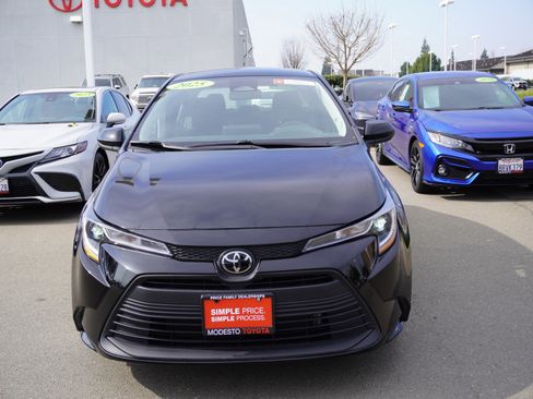 Used 2025 Toyota Corolla LE image 6