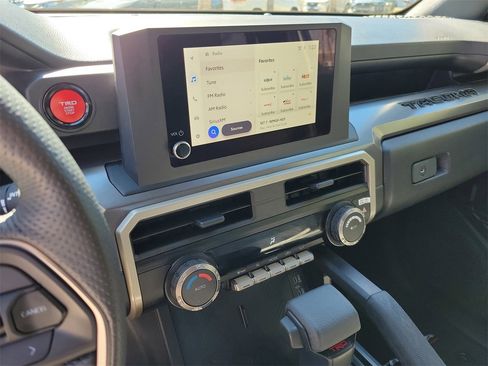 Used 2025 Toyota Tacoma TRD Off-Road image 23