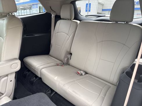 Used 2019 Buick Enclave Essence FWD image 26