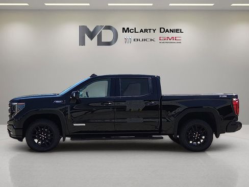 Used 2025 GMC Sierra 1500 Elevation w/ Elevation Premium Package AWD/4WD image 3