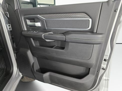 New 2026 RAM 2500 Big Horn AWD/4WD image 39