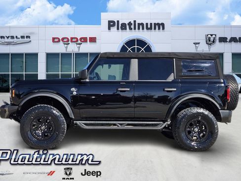 Used 2022 Ford Bronco Wildtrak image 3