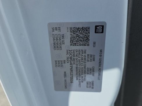 Used 2024 Chevrolet Express 2500 w/ Driver Convenience Package RWD image 33
