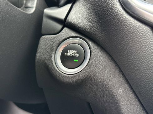 Used 2024 Chevrolet Equinox LT image 19