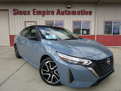 Used 2024 Nissan Sentra SR FWD image 1