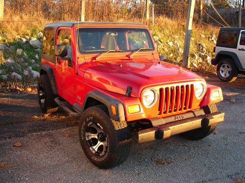Used 2005 Jeep Wrangler Sport image 2