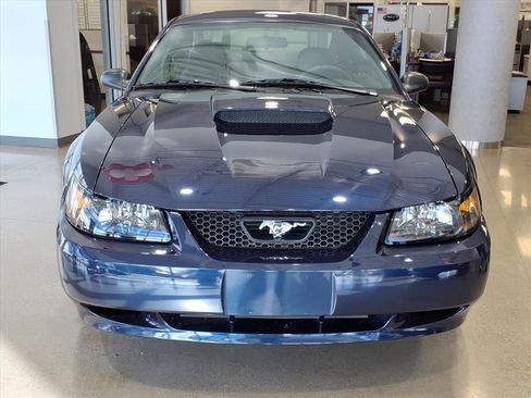 Used 2001 Ford Mustang GT image 2