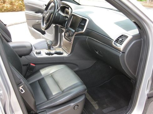 Used 2015 Jeep Grand Cherokee Limited AWD/4WD image 35