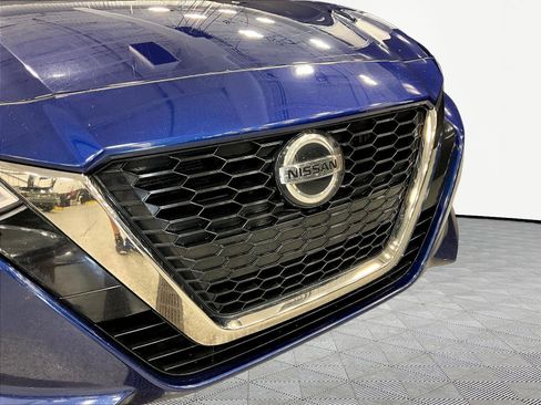 Used 2019 Nissan Altima 2.5 SR FWD image 32